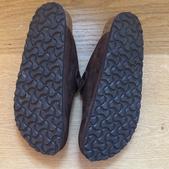 Like new Women's Birkenstock Boston Clogs, Oiled Leather Soft Footbed - Picture 7 of 8